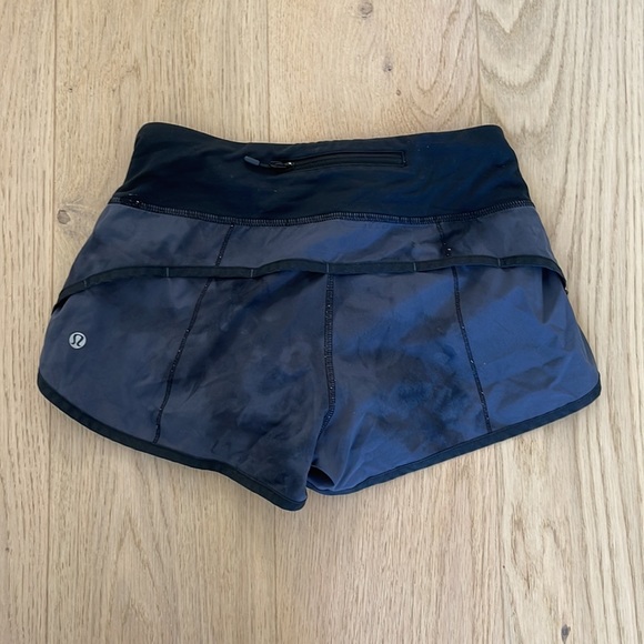 Lululemon Speed Shorts Size 2 - Picture 2 of 2